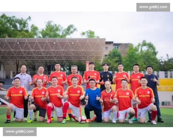 唐梓铨:绿茵逐梦,拼搏不止 唐梓铨:绿茵逐梦,拼搏不止