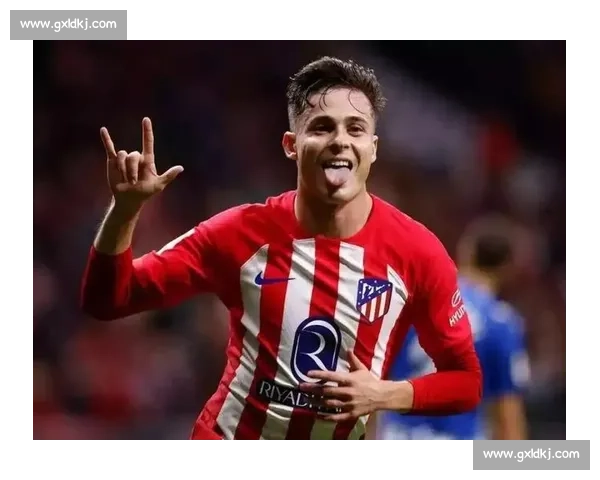 罗体:巴黎 6000 万欧盯上罗马中场科内 罗体:巴黎 6000 万欧盯上罗马中场科内