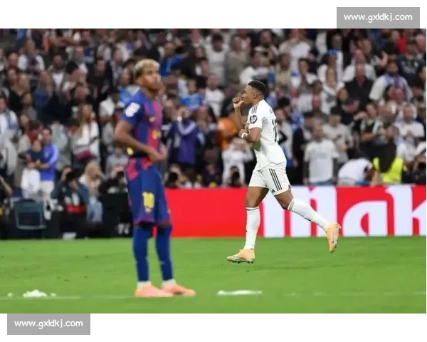 姆巴佩 9 场 12 球虐巴萨：本世纪第三，效率碾压 C 罗本泽马