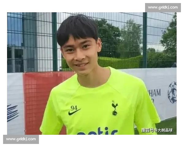 英超华裔叩门国青遭冷遇：明月照沟渠的归化困局